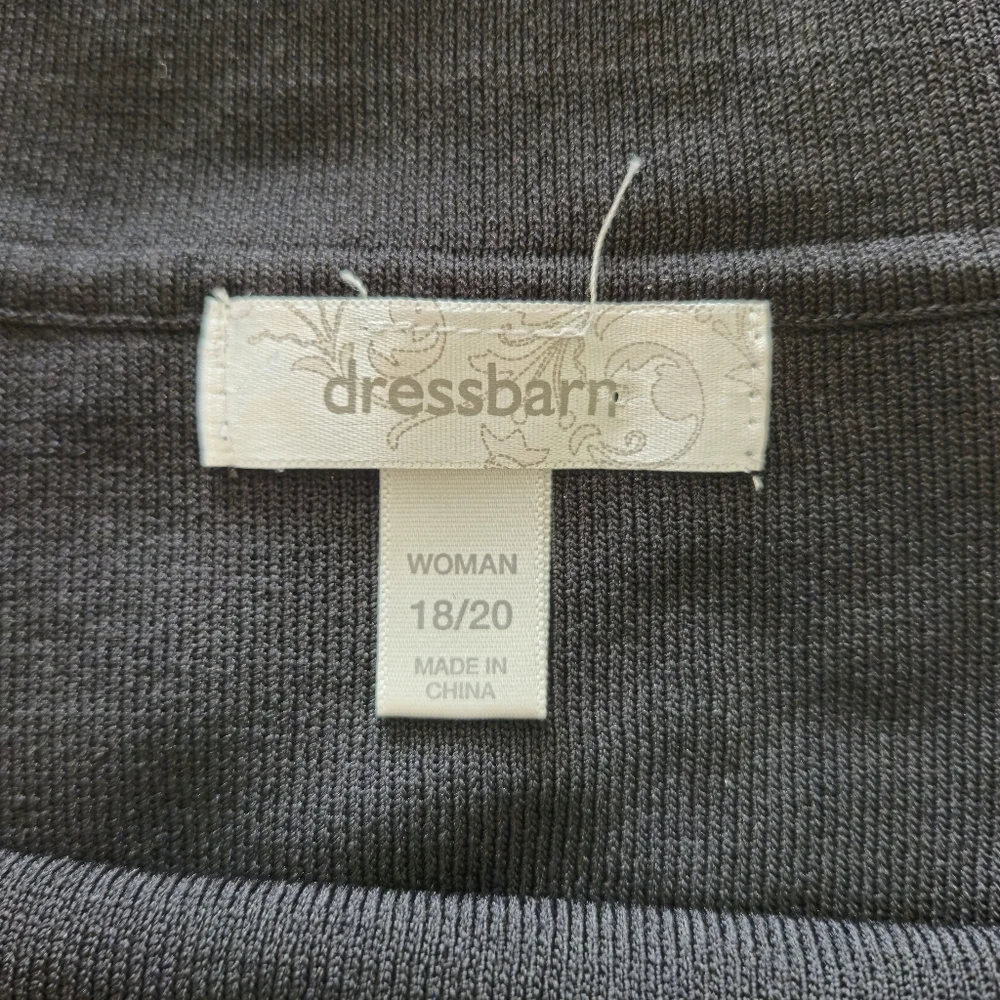 DRESS BARN BLACK SLEEVELESS TOP SIZE 18/20